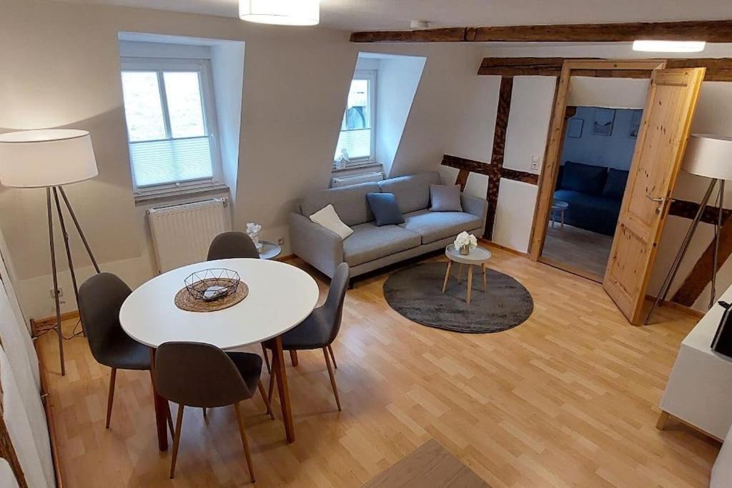 Zentrale Altbauwohnung Mit Flair Швебиш-Халль Экстерьер фото